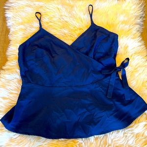 Guess.  Swing tank with bow detail sz L